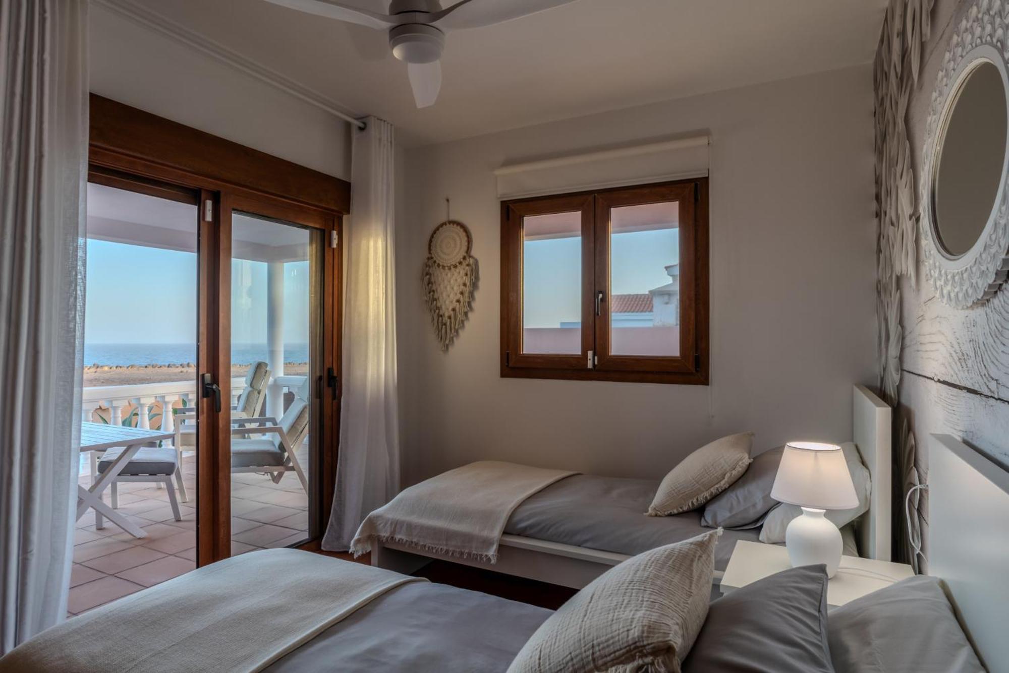 Villa Oceana - Cliffside Retreat Costa De Antigua Eksteriør bilde